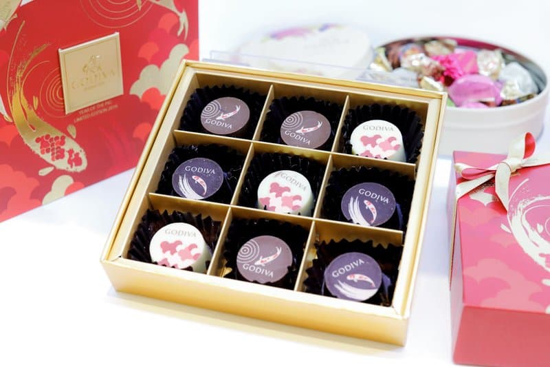 Chinese New Year Carré Gift Box 18pcs